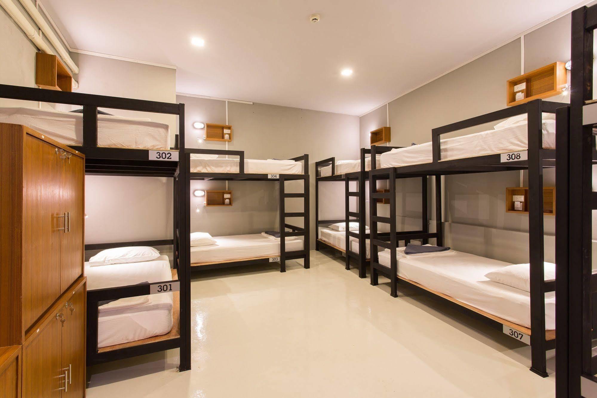 Holiday Station Hostel Крабі Екстер'єр фото