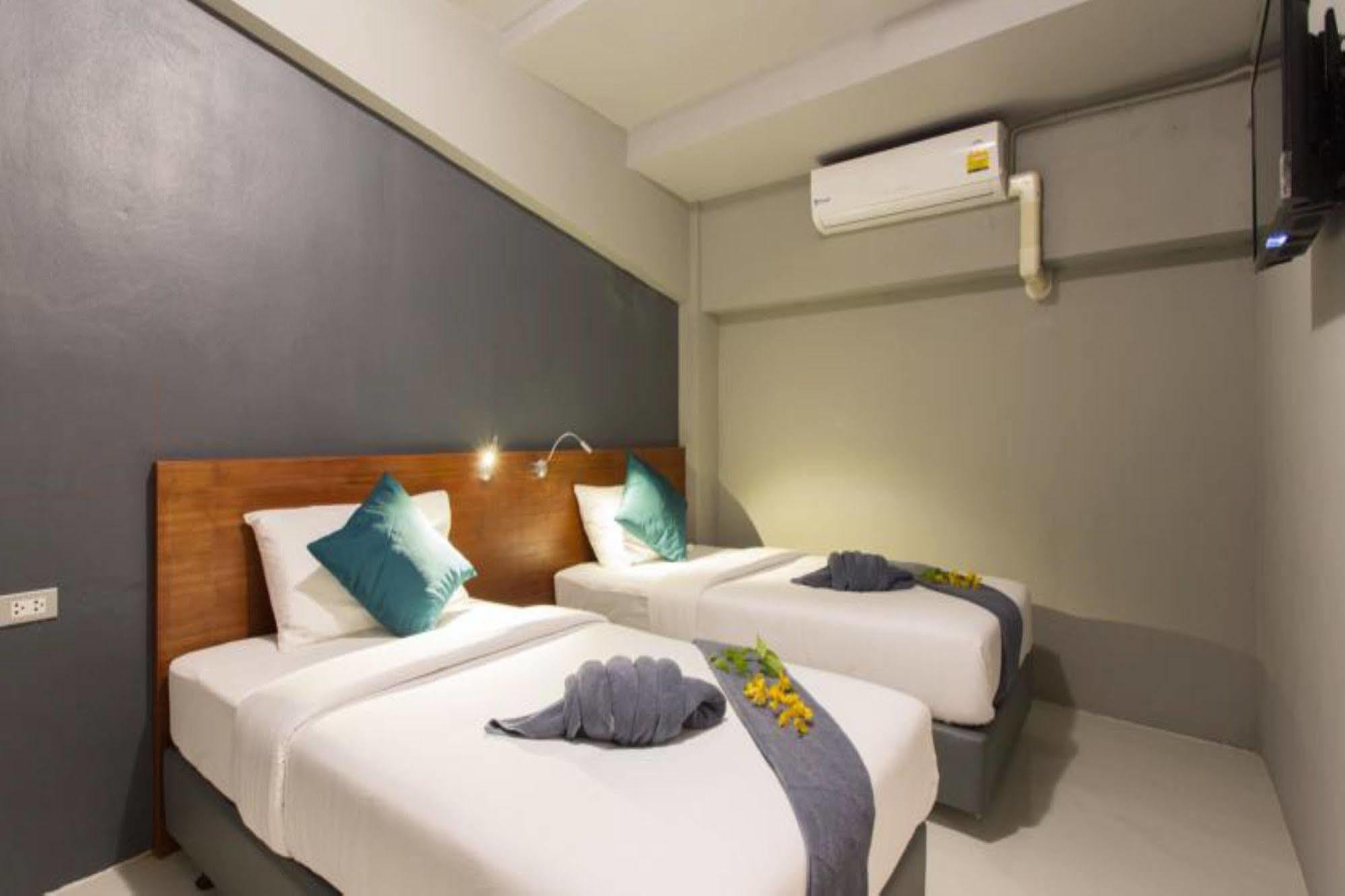 Holiday Station Hostel Крабі Екстер'єр фото